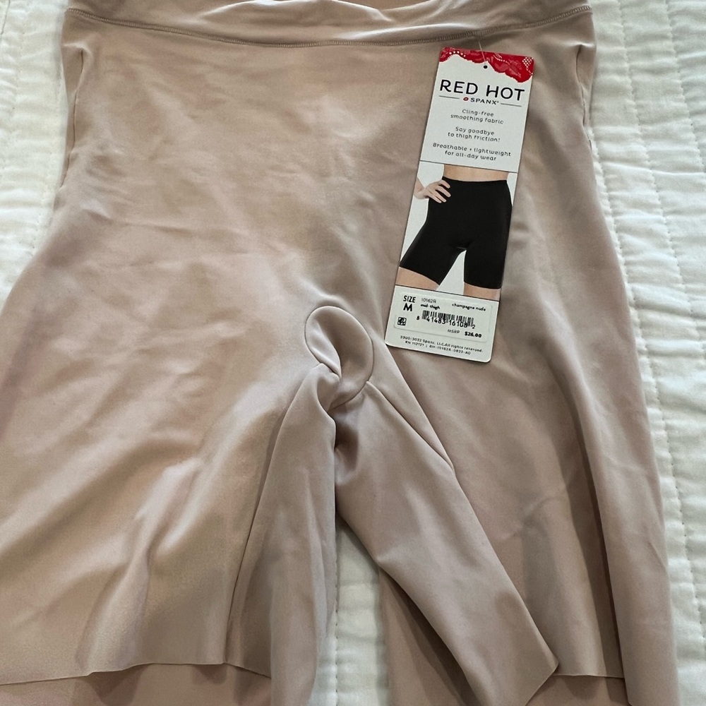 NWT cloud-like compression shorts